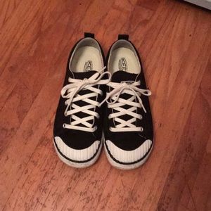Keen Elsa sneaker shoes size 8